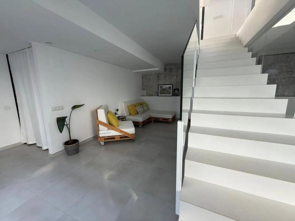 Casa independiente en calle Dinamarca