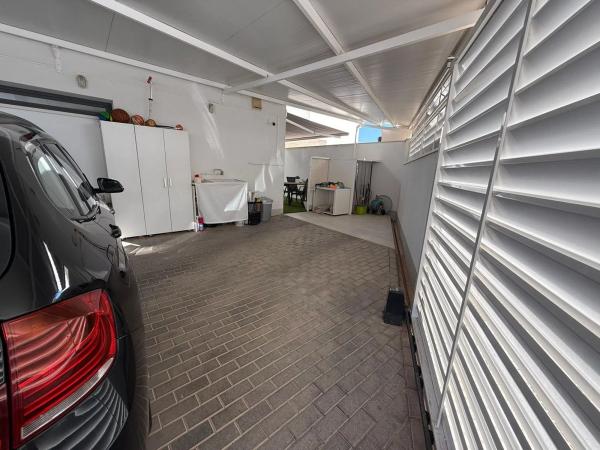 Casa independiente en calle Dinamarca