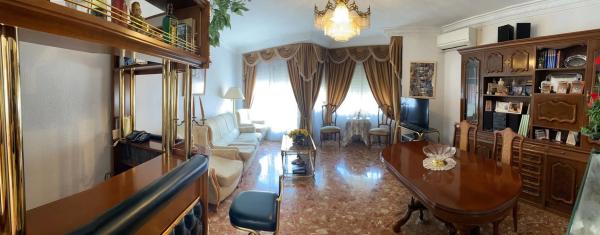 Casa independiente en calle Santa Ana