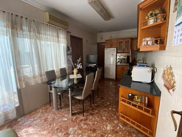 Casa independiente en calle Santa Ana