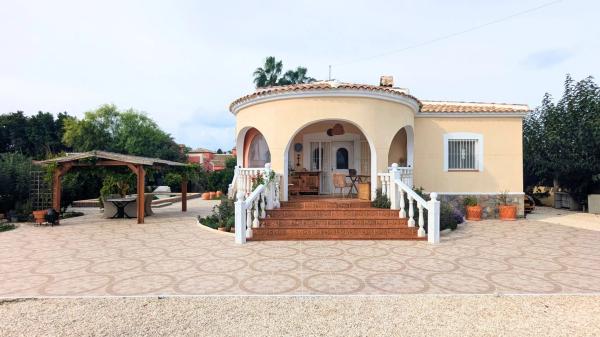 Casa independiente en camino de la Torre los Pavos