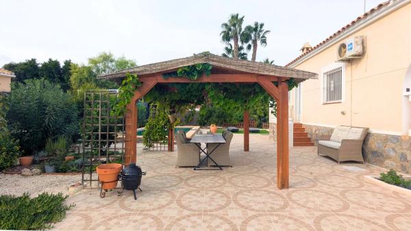 Casa independiente en camino de la Torre los Pavos