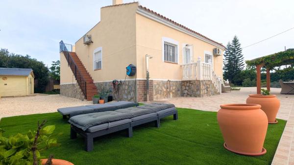 Casa independiente en camino de la Torre los Pavos