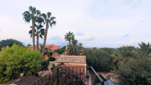 Casa independiente en camino de la Torre los Pavos