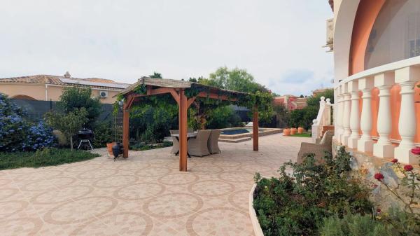 Casa independiente en camino de la Torre los Pavos