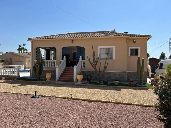 Casa independiente en camino de los Abadia, 14