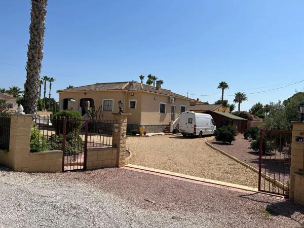 Casa independiente en camino de los Abadia, 14