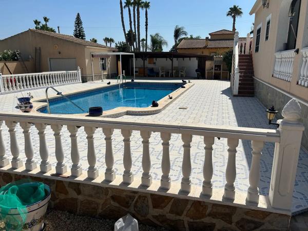 Casa independiente en camino de los Abadia, 14