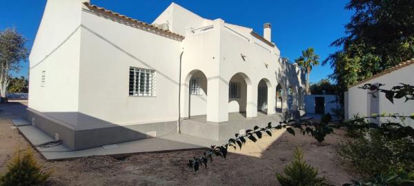 Casa independiente en camino la Barbua