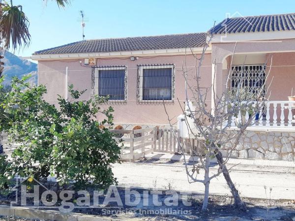 Casa independiente en calle las Alturas