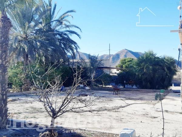 Casa independiente en calle las Alturas