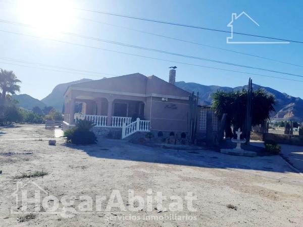 Casa independiente en calle las Alturas