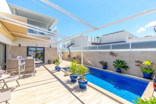 Casa independiente en calle Maestro Serrano