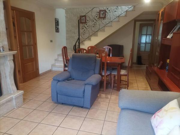 Casa independiente en calle José Cartagena