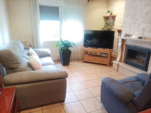 Casa independiente en calle José Cartagena