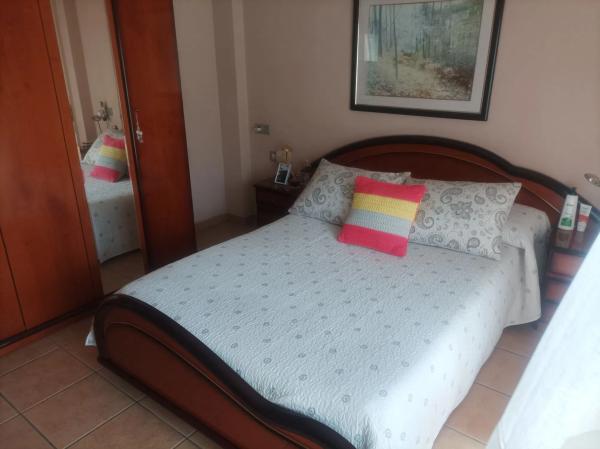 Casa independiente en calle José Cartagena