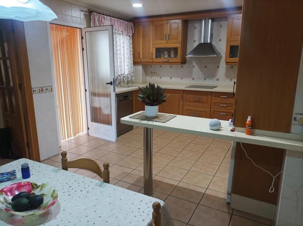 Casa independiente en calle José Cartagena