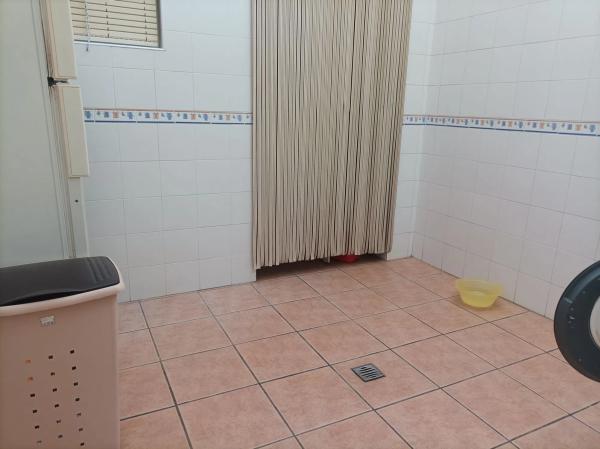 Casa independiente en calle José Cartagena