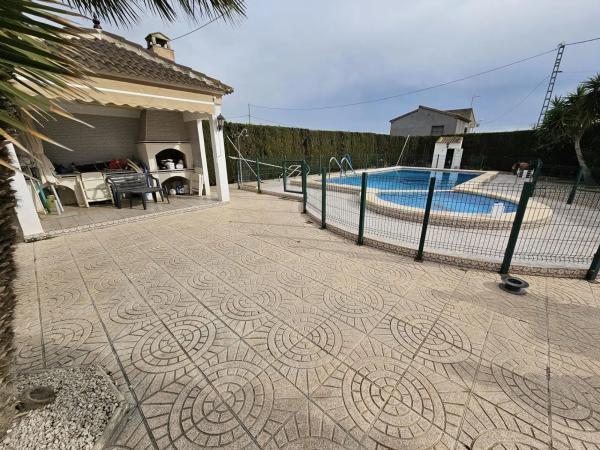 Casa independiente en Cv-861