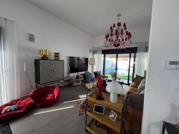 Casa independiente en CL Santa Pola