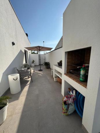 Casa independiente en CL Santa Pola