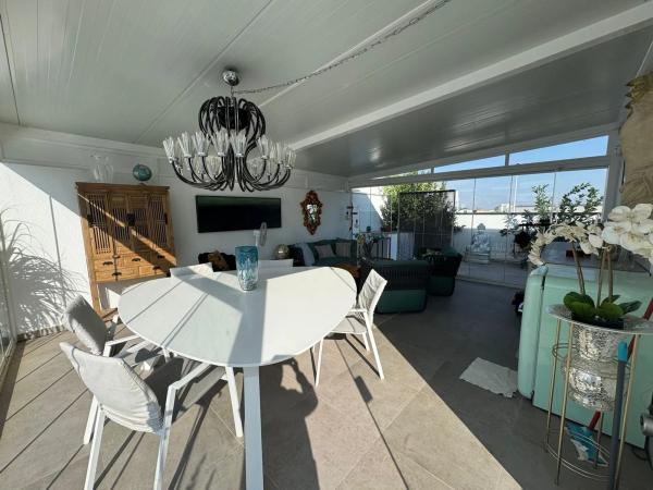 Casa independiente en CL Santa Pola