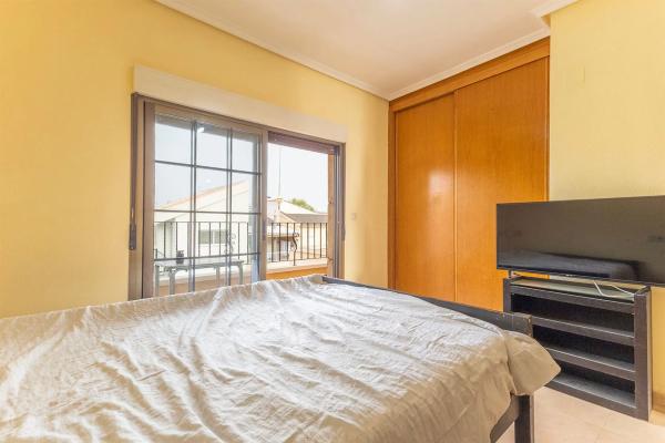 Casa independiente en calle Italia