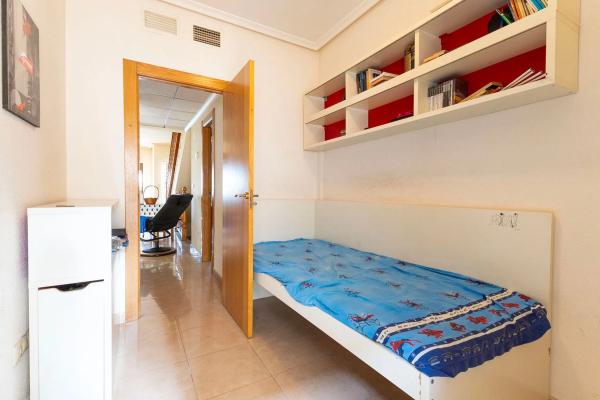 Casa independiente en calle Italia