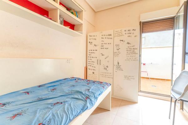 Casa independiente en calle Italia