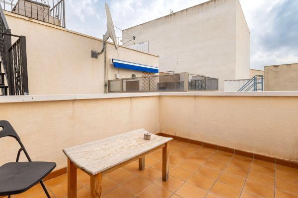 Casa independiente en calle Italia