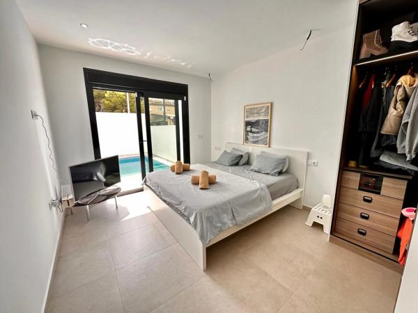 Casa independiente en avenida de la Constitución