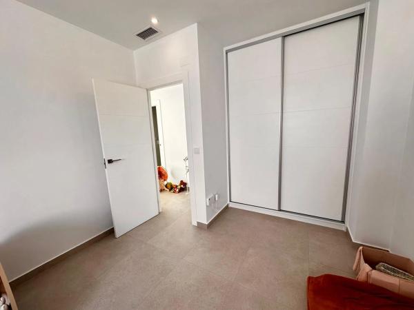 Casa independiente en avenida de la Constitución