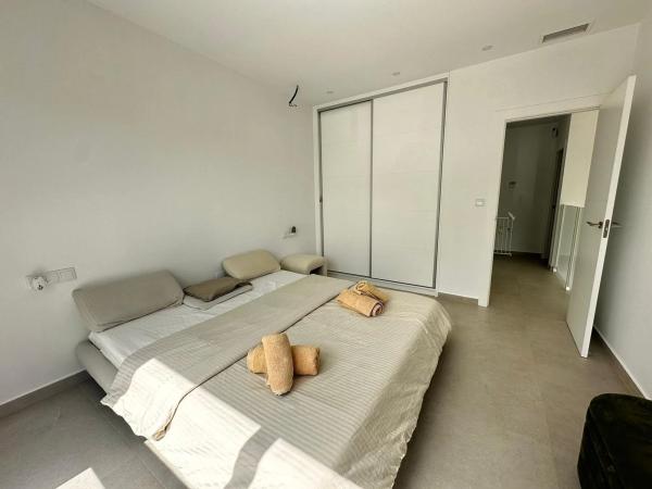 Casa independiente en avenida de la Constitución