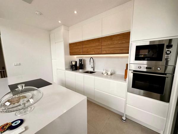 Casa independiente en avenida de la Constitución