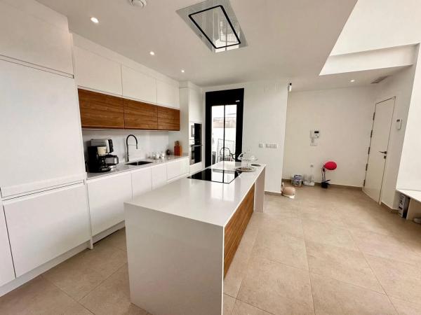 Casa independiente en avenida de la Constitución