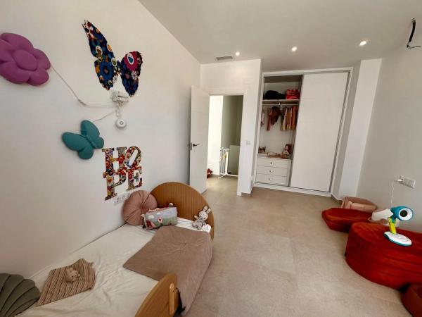 Casa independiente en avenida de la Constitución