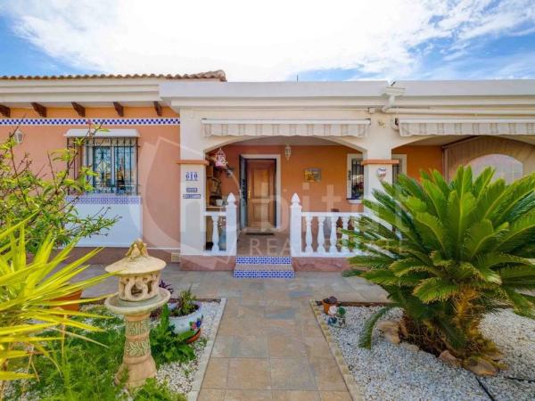 Casa independiente en calle Chumbera, 608 -600