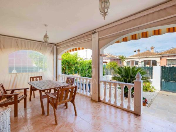 Casa independiente en calle Chumbera, 608 -600