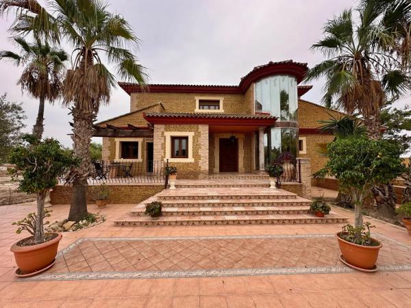 Casa independiente en avenida del Mar