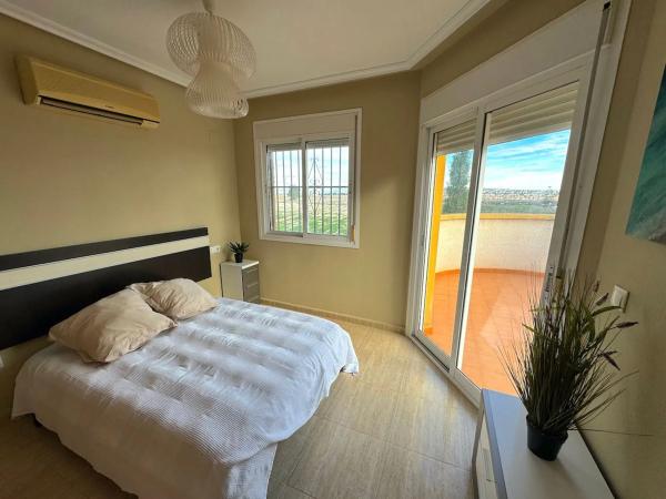 Casa independiente en calle Algarrobo