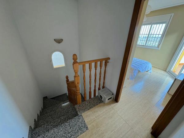 Casa independiente en calle Algarrobo