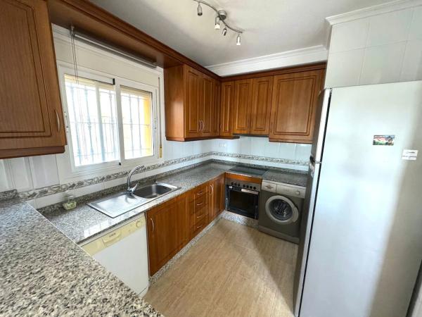 Casa independiente en calle Algarrobo