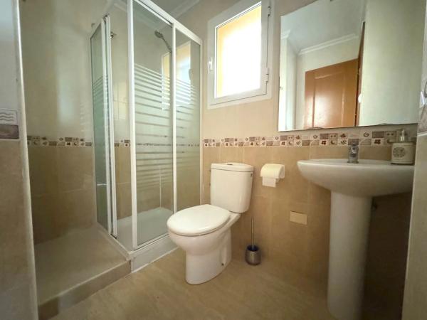 Casa independiente en calle Algarrobo