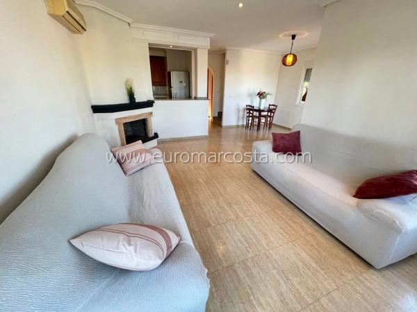 Casa independiente en calle Algarrobo