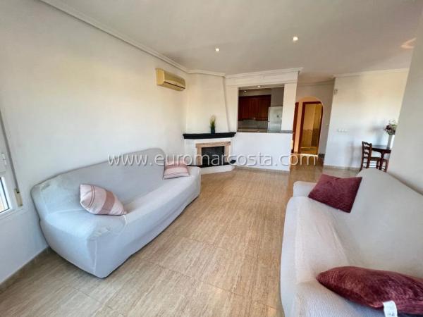 Casa independiente en calle Algarrobo