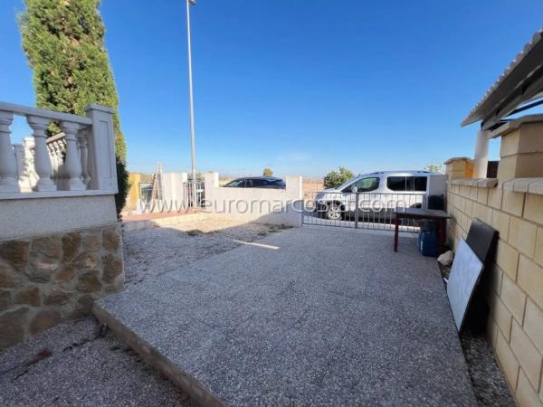 Casa independiente en calle Algarrobo