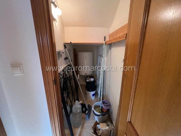 Casa independiente en calle Algarrobo