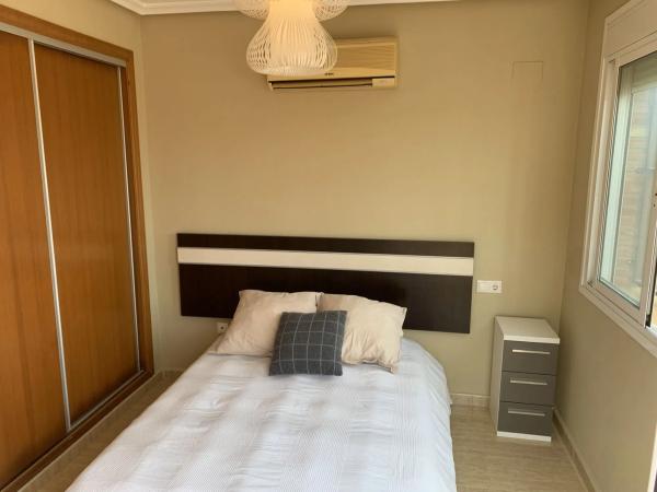 Casa independiente en calle Algarrobo, 79