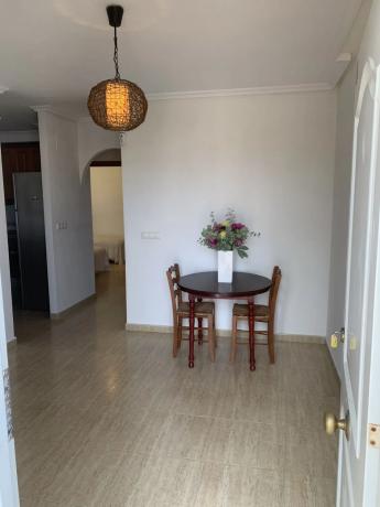 Casa independiente en calle Algarrobo, 79