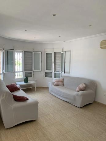 Casa independiente en calle Algarrobo, 79